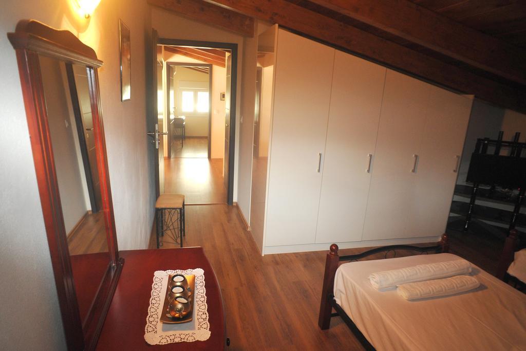 Villa Poulades Gouvia Pokoj fotografie