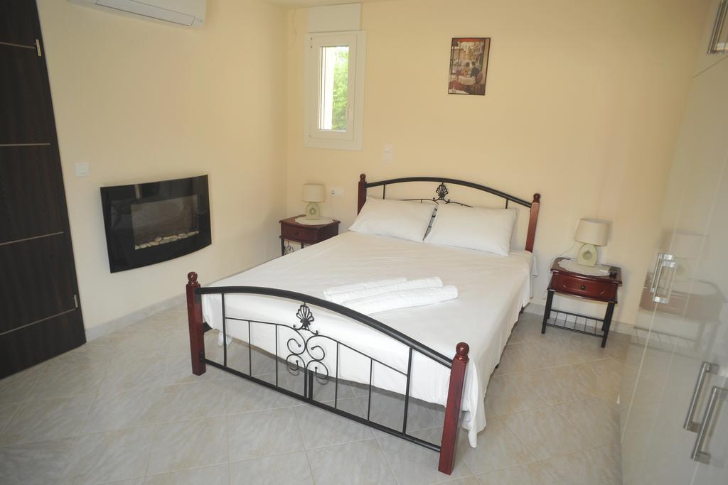 Villa Poulades Gouvia Pokoj fotografie