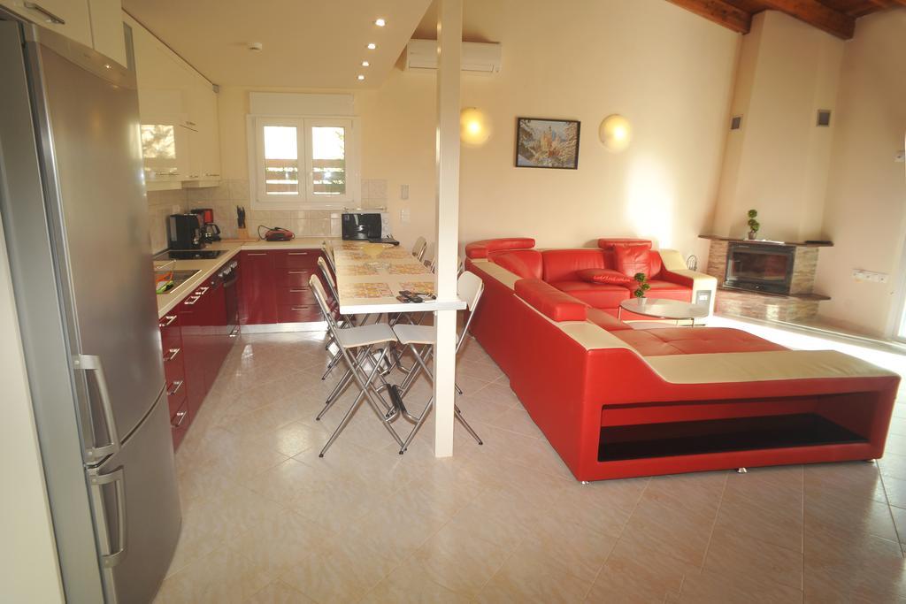 Villa Poulades Gouvia Pokoj fotografie