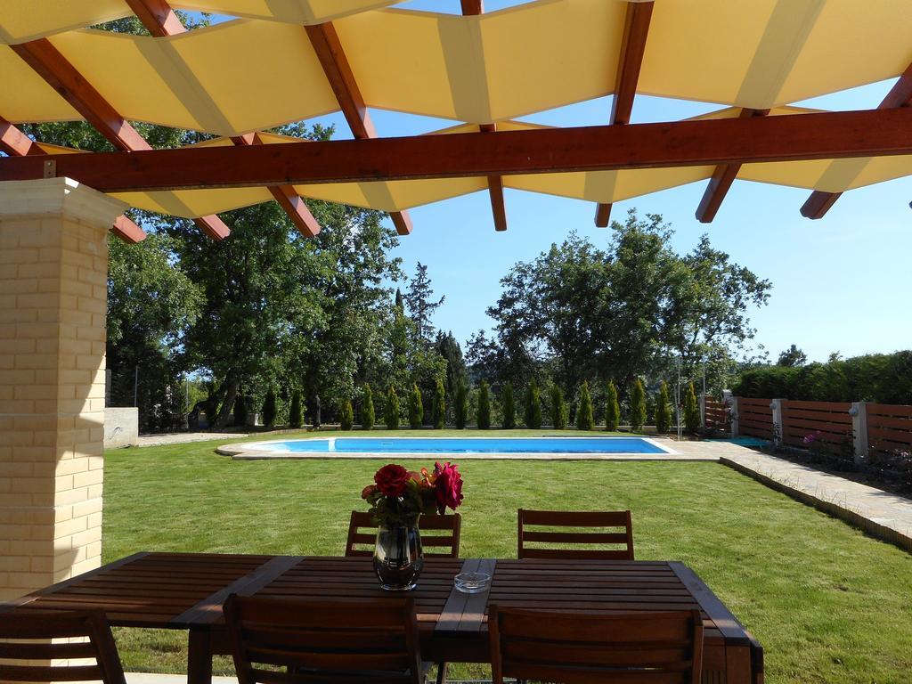 Villa Poulades Gouvia Exteriér fotografie