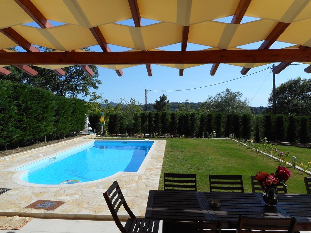 Villa Poulades Gouvia Exteriér fotografie